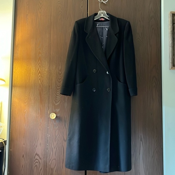 Vintage Alorna 100% wool maxi black coat. Size Medium. - Picture 1 of 10